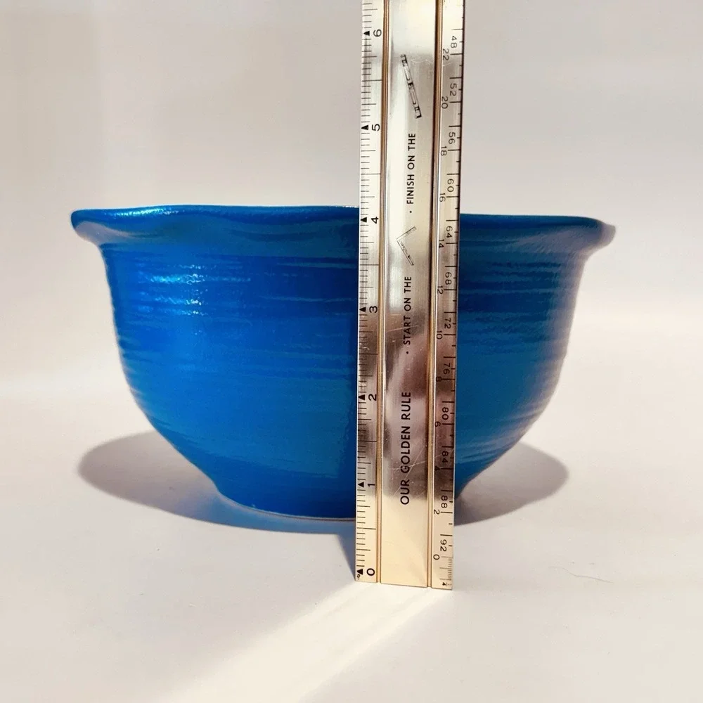 Corningware Stoneware‎ 2qt Bowl Blue w/White Interior Ribbed w/Ruffle Edge